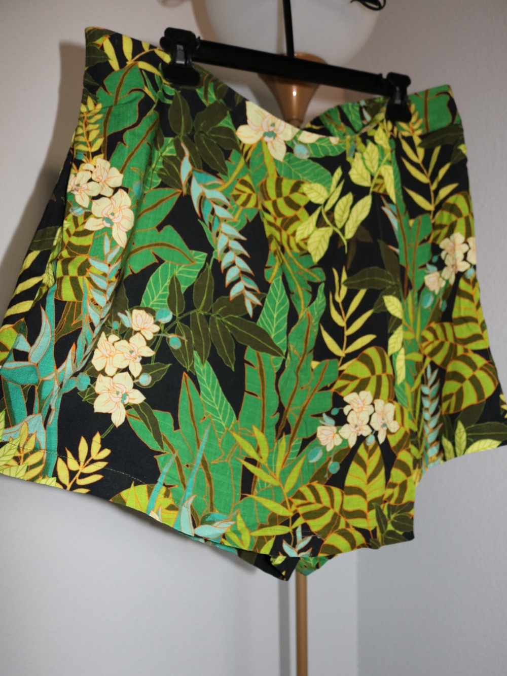 NWT Sanctuary 2X Tropical Botanical Print Skort Resort Vacation Green Black